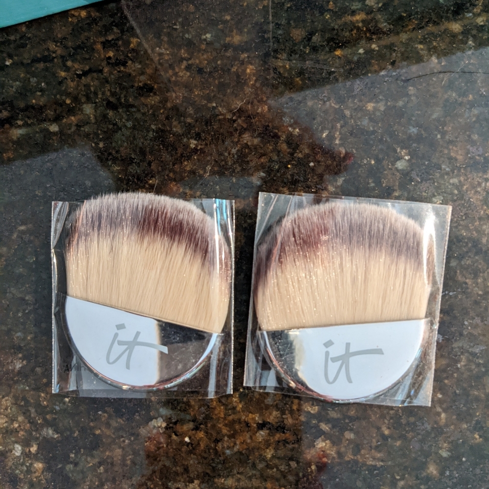 NWOT makeup brushes
